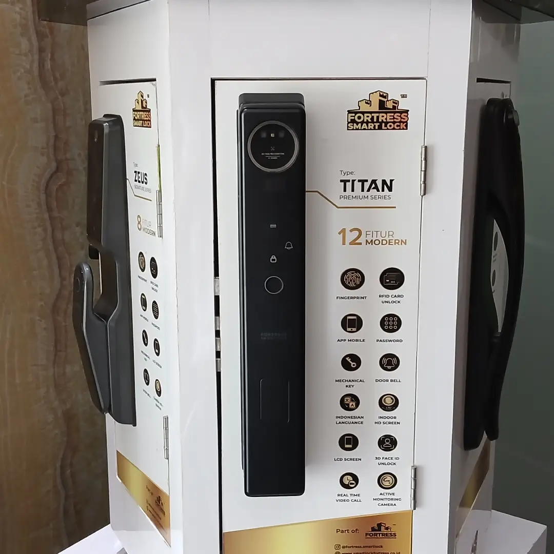 foto smart door lock titan fortress