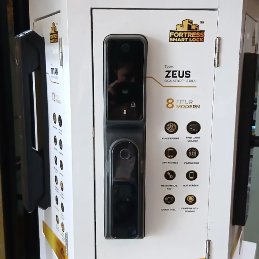 foto smart door lock zeus fortress