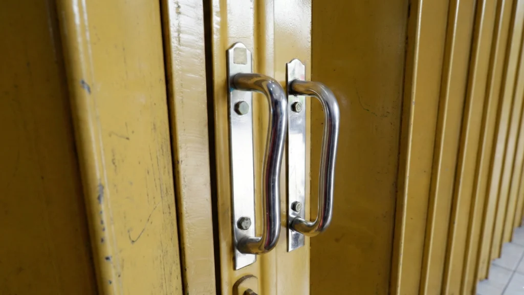 handle pintu harmonika