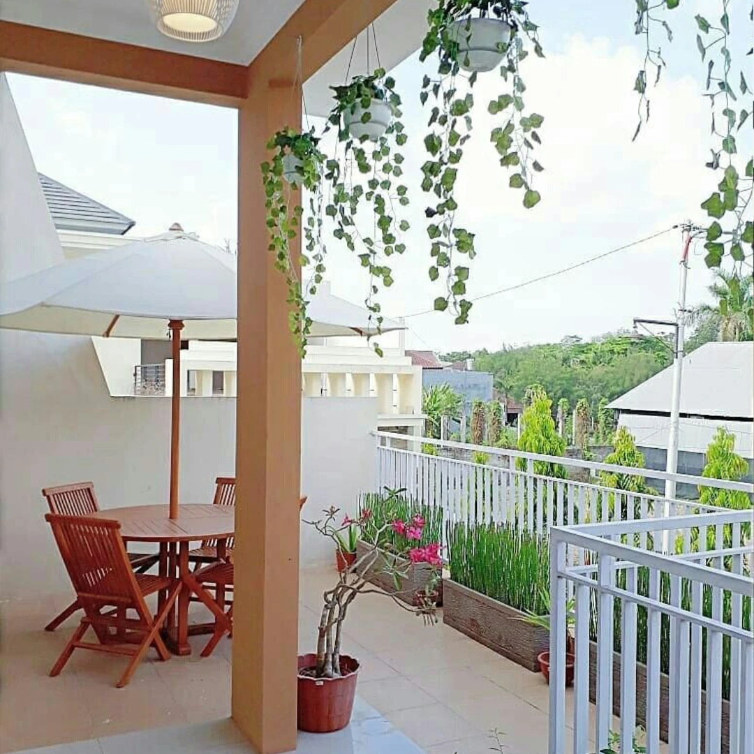 Rooftop Sederhana Nuansa Alami