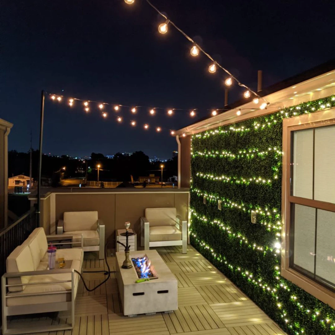 Rooftop dengan Sofa dan Meja Mini