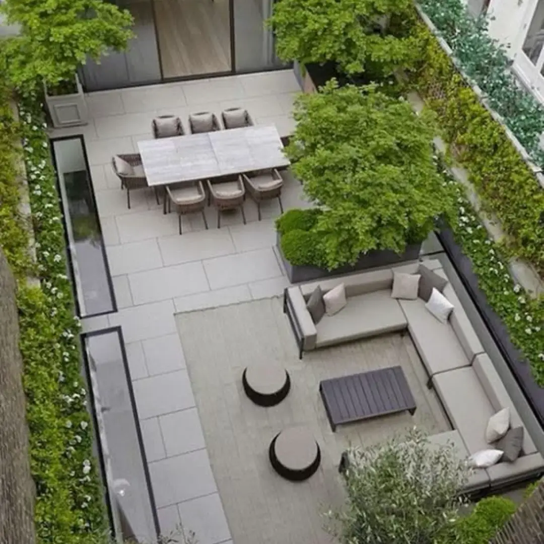 Desain Rooftop Mewah dengan Tanaman Besar