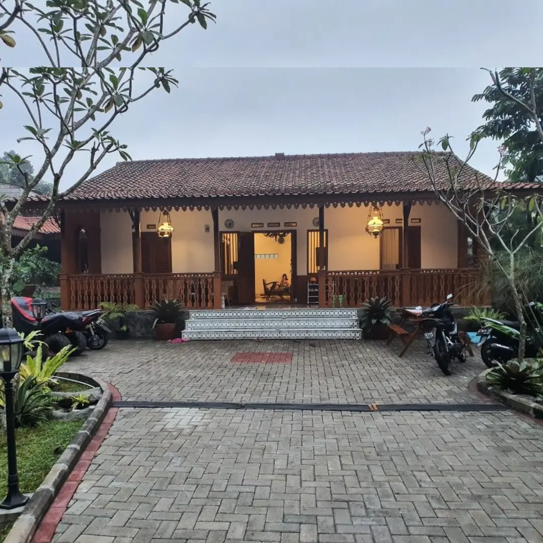 Rumah Adat Joglo Betawi