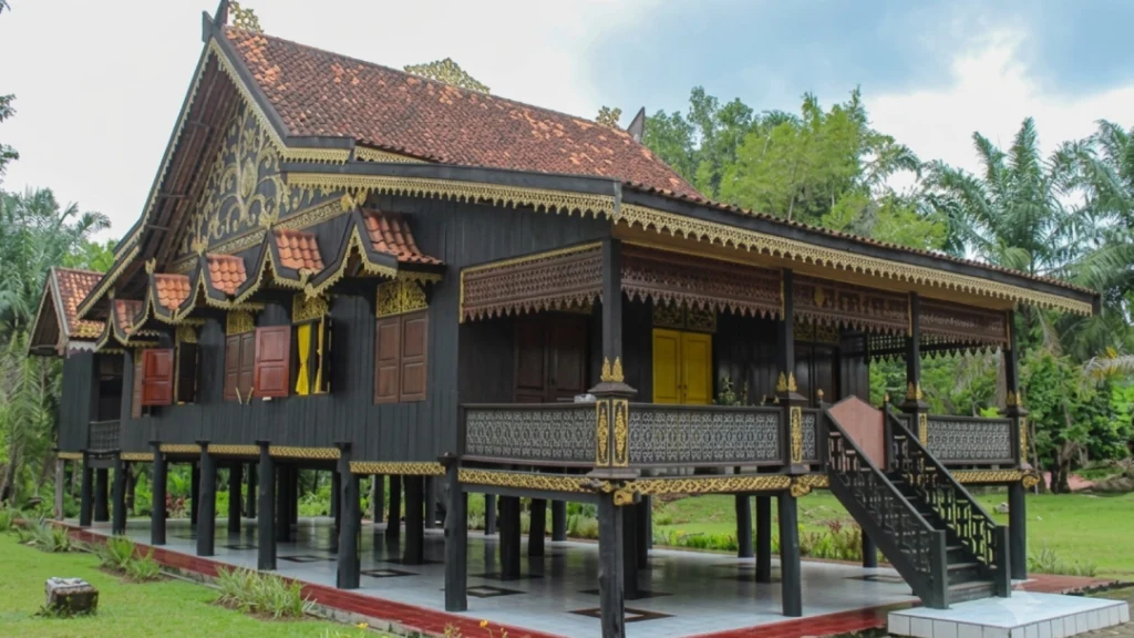 rumah adat jambi