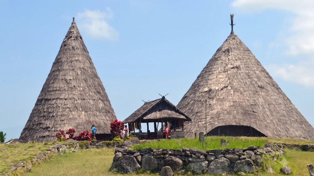 rumah adat nusa tenggara timur