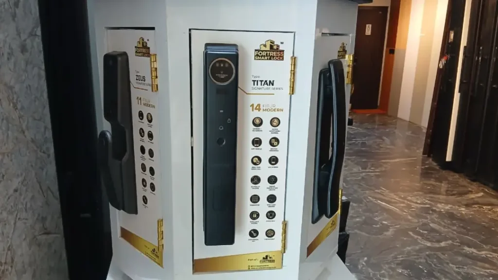 macam cara kunci smart lock titan